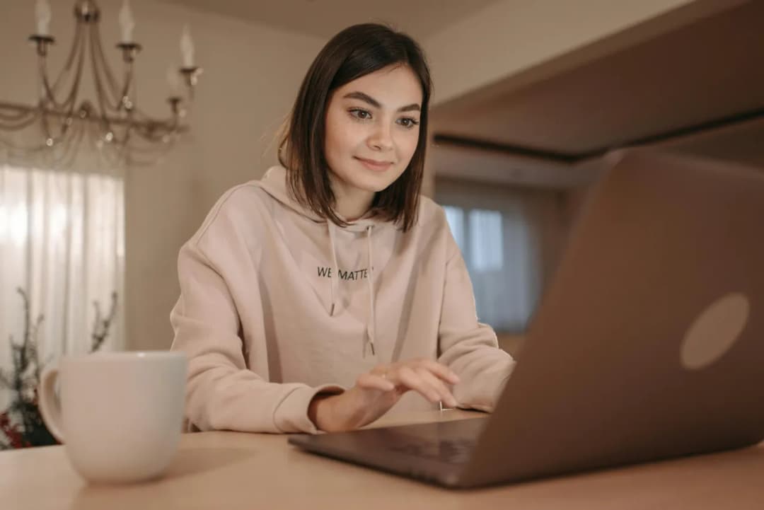 Metody na skuteczne blokowanie reklam na komputerze i telefonie