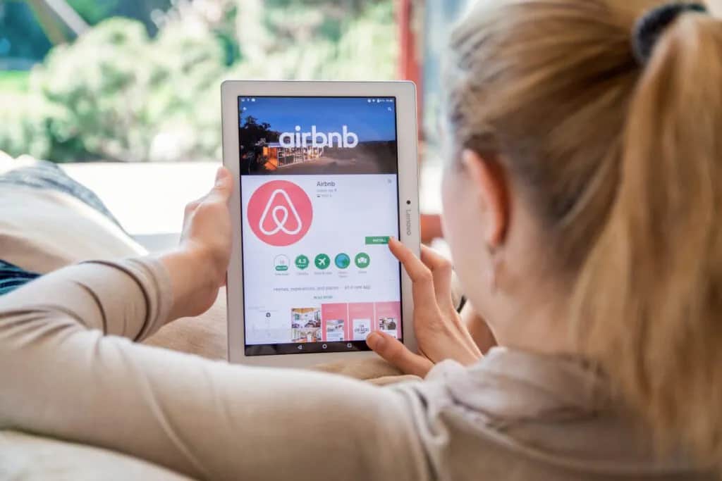 Airbnb - co to za aplikacja i jak może zmienić Twoje podróże